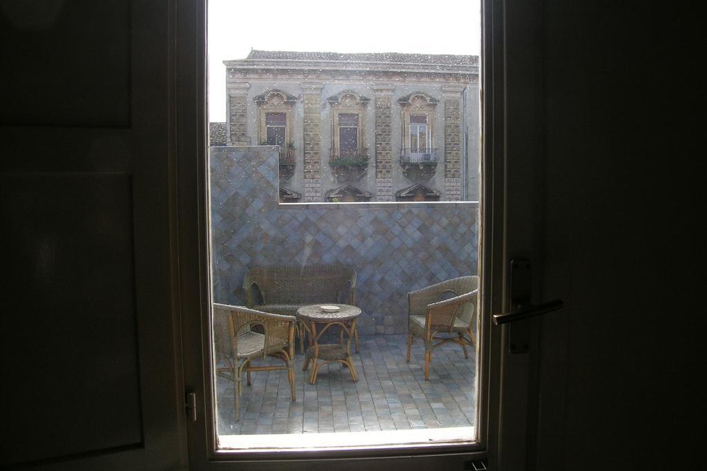 Politi 3* Catane
