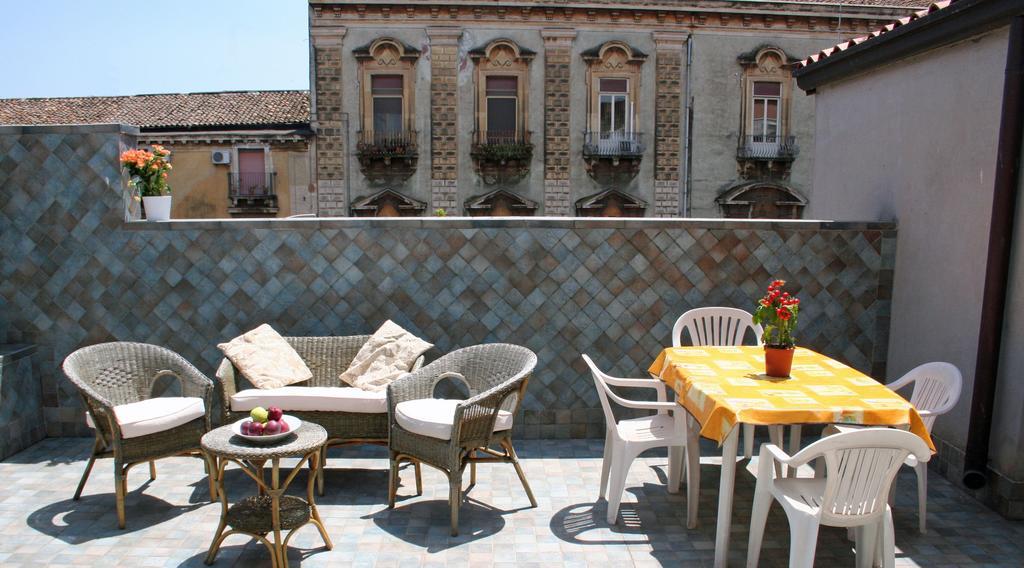 Politi Aparthotel 3*